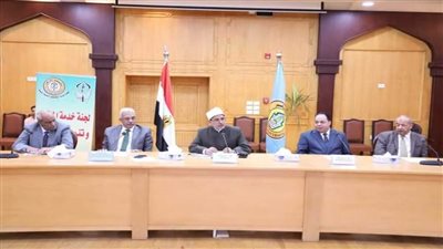 رئيس الجهاز التنفيذي للهيئة العامة لمحو الأمية يشيد بجهود جامعة الأزهر 