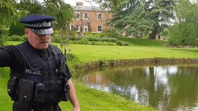 عاجل.. توقيف أربعة أشخاص في بريطانيا لاقتحامهم حديقة منزل رئيس الوزراء