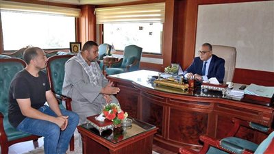 محافظ سوهاج يبحث شكاوى وطلبات المواطنين.. ويلتقي 162 مواطنًا من مختلف مراكز المحافظة