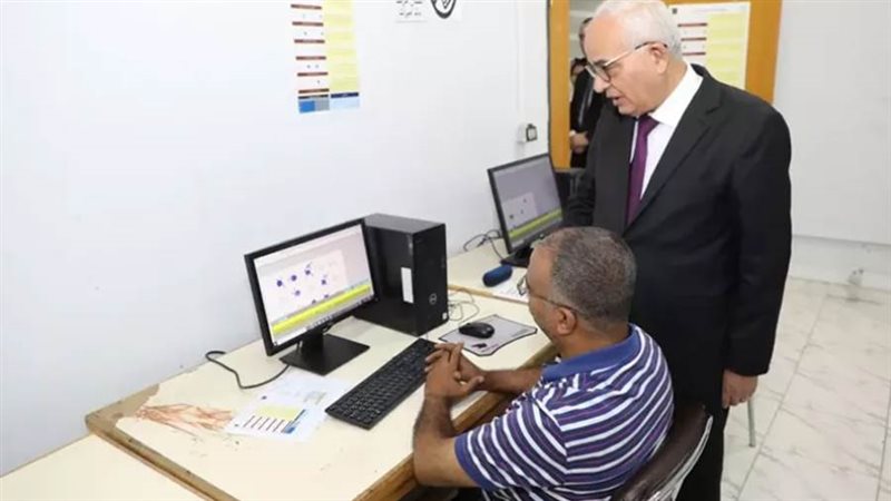 وزير التعليم يتفقد