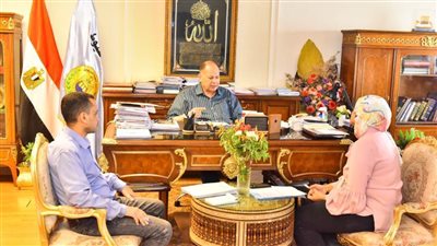 محافظ أسيوط: 