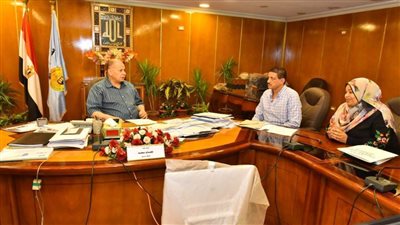 محافظ أسيوط: 