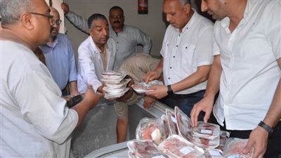 بالصور.. حملات تفتيشية على الأسواق والمنشآت الغذائية في السنطة بالغربية