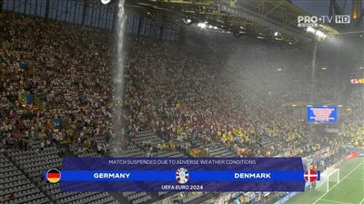 استكمال مباراة ألمانيا والدنمارك بعد تعليقها 15 دقيقة بسبب سوء الأحوال الجوية