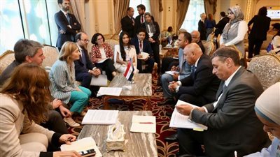 وزير النقل يلتقي نائب رئيس بنك الاستثمار الأوروبي (EIB)