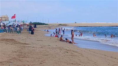 محافظة الإسكندرية: تحذيرات للمصطافين من ارتفاع الأمواج وسرعة الرياح