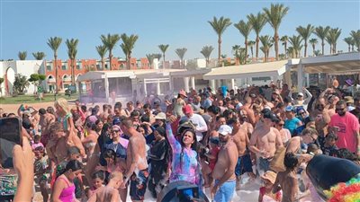 حفلات الفوم بارتي لكسر الموجة الحارة على شواطئ الغردقة (صور)