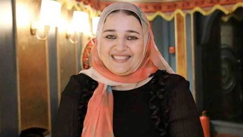 عبير عصام رئيس المجلس