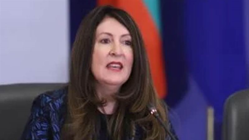 السفيرة الأمريكية