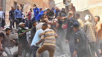محافظ أسيوط: إنقاذ 6 أشخاص وانتشال 5 جثث من أسفل المنزل المنهار