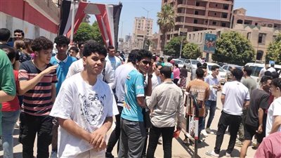 طلاب الثانوية العامة بالفيوم: الإنجليزي السهل الممتنع 