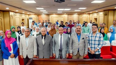 رئيس جامعة بني سويف يشهد فعاليات دورة التأهيل للعمل بالسلك الجامعي