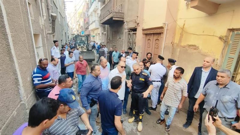 محافظ أسيوط خلال