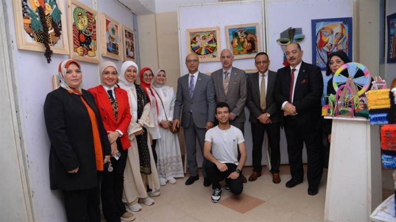 جانب من افتتاح المعرض