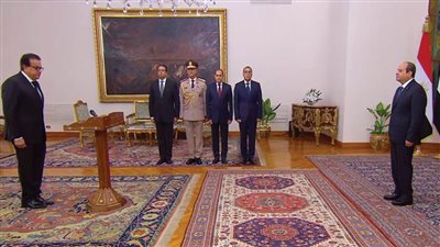 استثمار في بناء الإنسان والحياة الكريمة أهم تكليفات الرئيس للدكتور خالد عبدالغفار