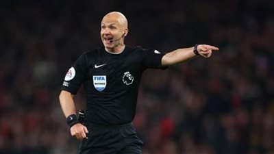 الإنجليزي تايلور حكماً لمباراة إسبانيا وألمانيا بربع نهائي اليورو