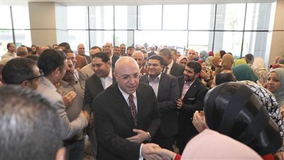 استقبال القيادات والعاملين بالديوان العام لمحافظ بني سويف الجديد 