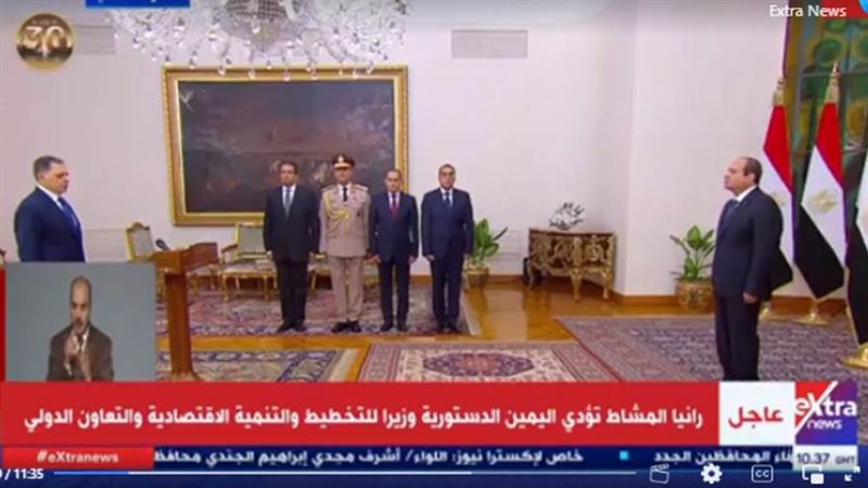 محمود توفيق يؤدي