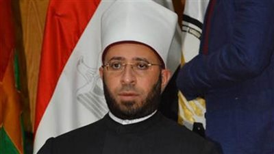 المفتي ووزير الأوقاف ومحافظ القاهرة يؤدون صلاة الجمعة بمسجد عمرو بن العاص