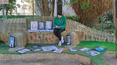 طالبة تحصل على شهادة أفضل 100 فنان تشكيلي على المستوى الأفريقي