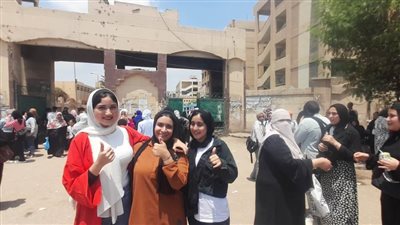 فرحة من طلاب الثانوية العامة بالقليوبية لسهولة امتحان مادتي الكيمياء والجغرافيا