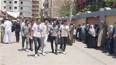 كان سهلاً.. آراء طلاب الثانوية العامة بالشرقية عن امتحان الكيمياء 