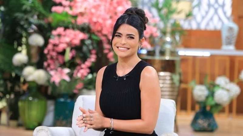 الفنانة أسماء جلال