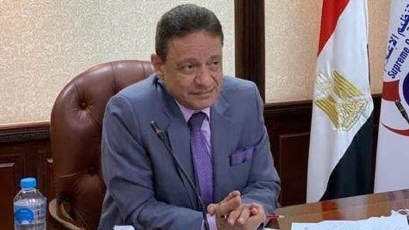 الكاتب الصحفي كرم