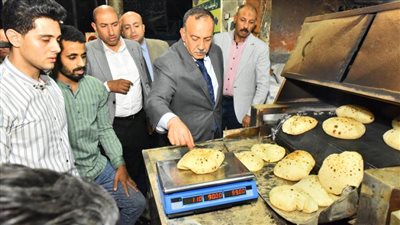محافظ أسيوط يفاجئ المخابز