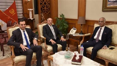 رئيس جامعة بورسعيد يهنئ اللواء أركان حرب محب حبشي بعد توليه منصب المحافظ  