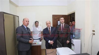 محافظ كفر الشيخ يستعرض أداء إدارات الديوان العام ويستمع للمقترحات