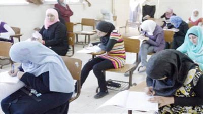إصابة طالبة بانهيار عصبي أثناء امتحانات الثانوية العامة بأسيوط 