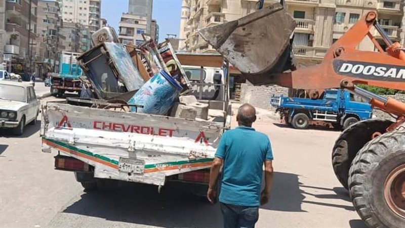 حملة مكبرة لإزالة