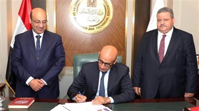 وزير التعليم يعتمد نتيجة امتحانات الدبلومات الفنية.. وننشر أسماء الأوائل (صور)