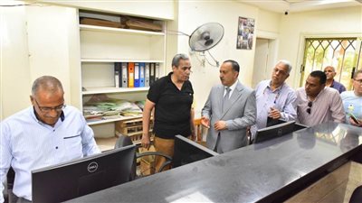 محافظ أسيوط يتفقد مركز خدمة المواطنين بحي غرب