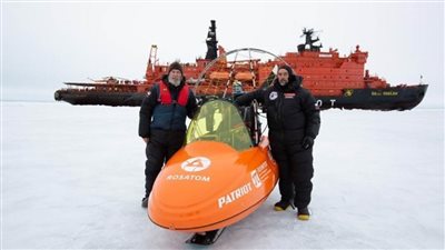 رحالة روسي يسجل رقما قياسيا عالميا للتحليق بطائرة شراعية في القطب الشمالي