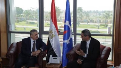 الفريق أسامة ربيع يهنئ محافظ السويس ويؤكد استمرار التعاون في المشروعات التنموية والخدمية