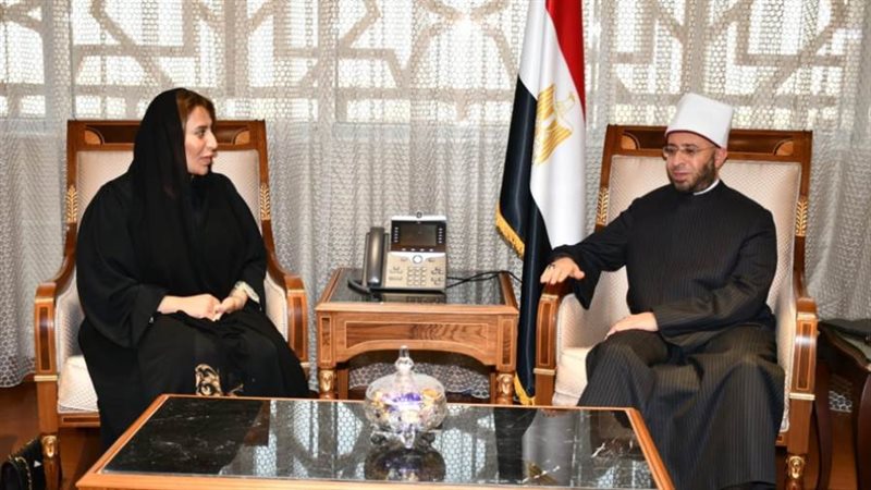وزير الأوقاف يستقبل