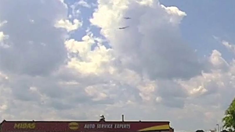 طائرتان أمريكيتان