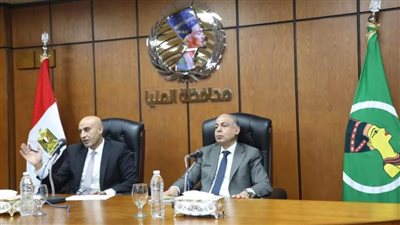 وزير التعليم ومحافظ المنيا يعقدان اجتماعا مع القيادات التعليمية ويتفقدان مباني بعض المدارس