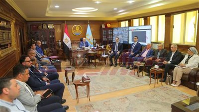 محافظ كفر الشيخ يناقش الملفات ومشاكل الدوائر مع أعضاء مجلسي النواب والشيوخ