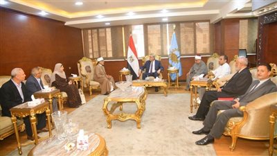 بالصور.. محافظ الغربية يبحث مع وفد خريجي الأزهر سبل التعاون المشترك