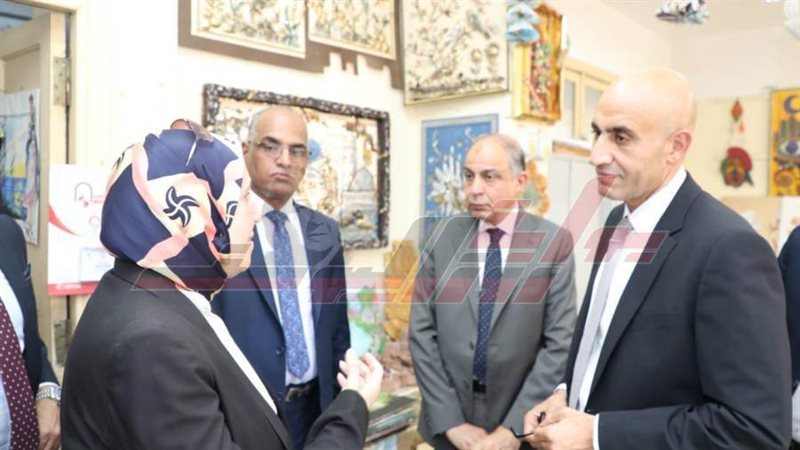 وزير التعليم ومحافظ