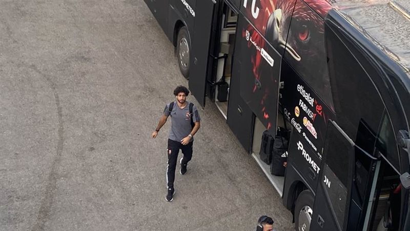 وصول لاعبي الأهلي