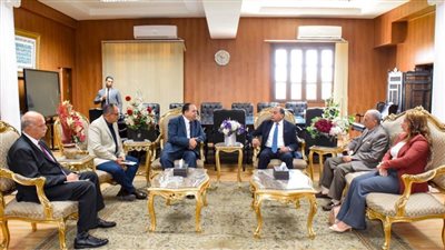 رئيس جامعة بني سويف يستقبل رئيس الهيئة العامة لتعليم الكبار لدعم التعاون