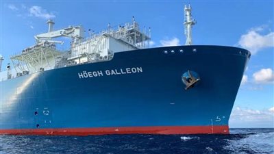 مصر تدرس استئجار سفينة تغويز إضافية للغاز بالعين السخنة 