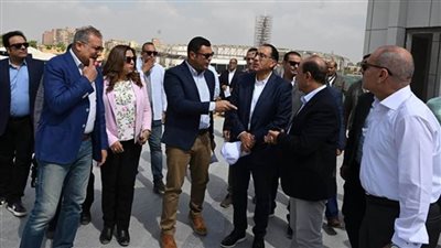 رئيس الوزراء يتفقد وحدات المبادرة الرئاسية 
