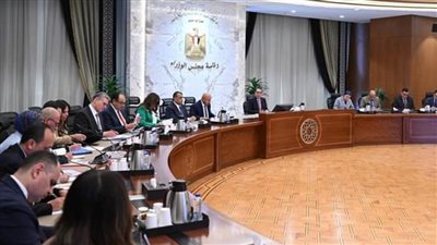 رئيس الوزراء يترأس الاجتماع الأول للمجموعة الوزارية للتنمية الصناعية