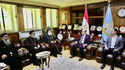 عبدالمعطي: يتلقى التهنئة من وفد الكنيسة برئاسة الأنبا ماركوس