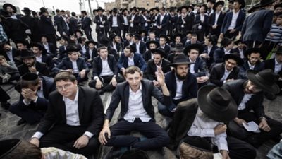 جيش الاحتلال يبدأ يوم الأحد القادم باستدعاء الحريديم للتجنيد